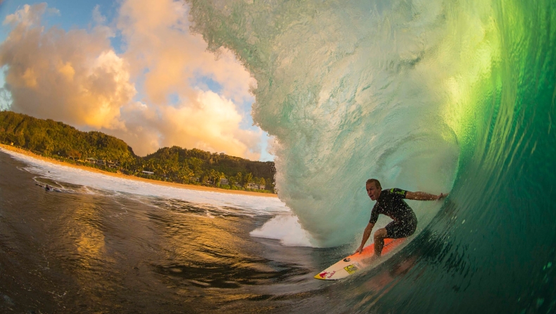 To surfing εντάσσεται στην ομοσπονδία Κανόε-Καγιάκ