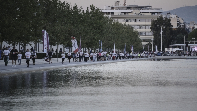 Χιλιάδες δρομείς τρέχουν για τα παιδιά στο No Finish Line (pics)