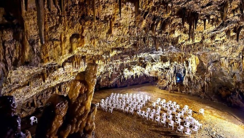 Κεφαλονιά: Συναυλίες σε σπήλαιο, σε βάθος 60 μέτρων κάτω από τη γη! (pics & vid)