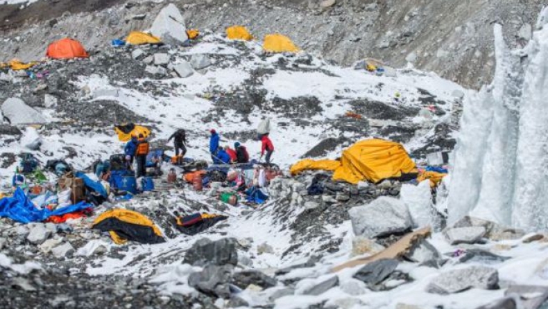Ακόμα δύο ορειβάτες έχασαν τη ζωή τους στο Έβερεστ