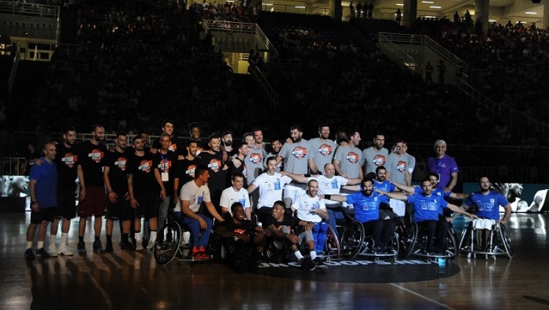 Αποθεώθηκαν στο «AntetokounBros Event» στο ΟΑΚΑ οι αθλητές μπάσκετ με αμαξίδιο