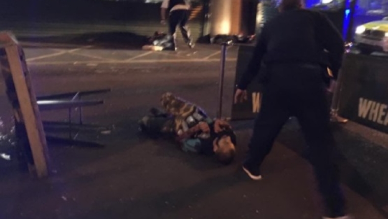 Η πρώτη φωτογραφία των τρομοκρατών του Λονδίνου: Στο έδαφος από αστυνομικά πυρά