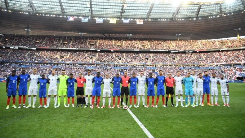 Συγκλονιστικές στιγμές στο Stade de France πριν την σέντρα του Γαλλία - Αγγλία! (pic & vids)