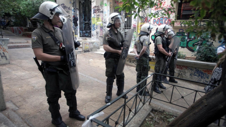 Τόσκας και αστυνομικοί «συγκρούονται» για τα Εξάρχεια