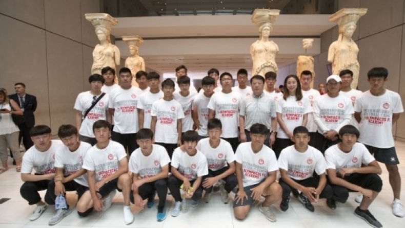 Ολυμπιακός: Η γνωριμία της Beijing Enterprise FC U-17 με τον ελληνικό πολιτισμό!