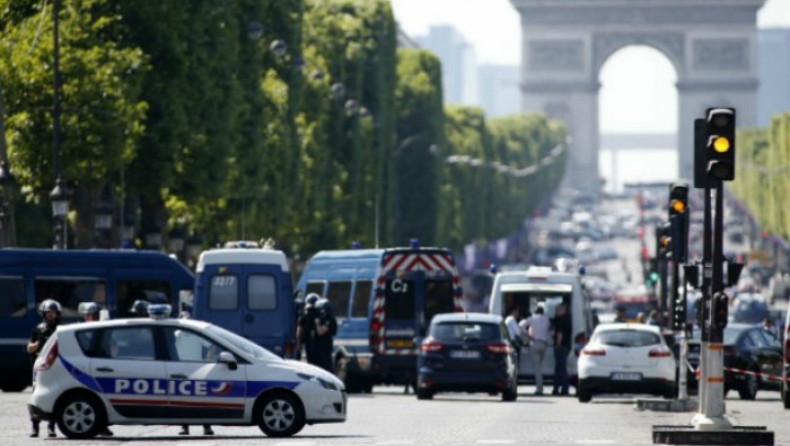 Νεκρός ο δράστης της επίθεσης στο βαν της αστυνομίας στη Γαλλία