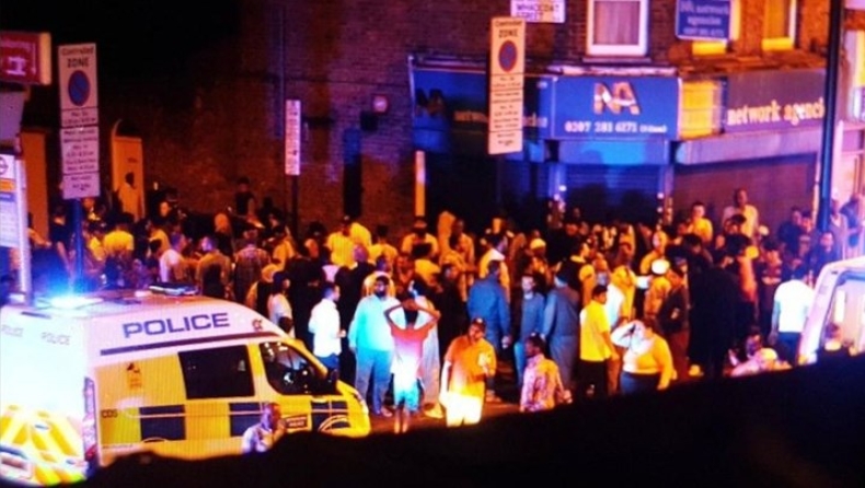 Τρόμος στο Λονδίνο: Βαν έπεσε σε πεζούς, αναφορές για δύο νεκρούς (pics & vids)