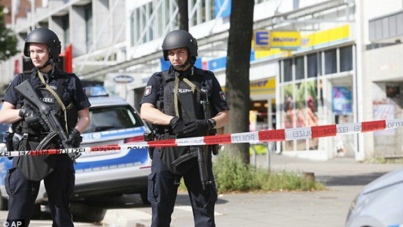 Αμβούργο: Ένας νεκρός και πολλοί τραυματίες σε επίθεση με μαχαίρι (pics & vid)