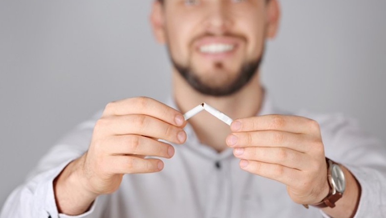 Γιατί οι άντρες αφήνουν το τσιγάρο για νέα καπνικά προϊόντα (pics & vids)