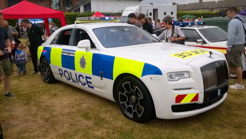 Μία Rolls Royce για την αστυνομία (pics)