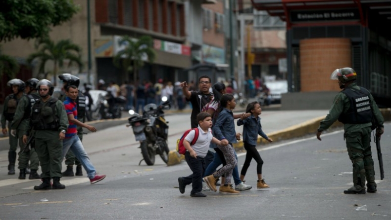 Δύο νεκροί και νέες αναταραχές στη Βενεζουέλα