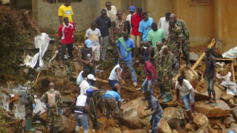 Σιέρα Λεόνε: Συνεχίζεται η τραγωδία, σχεδόν 500 νεκροί έχουν ανασυρθεί
