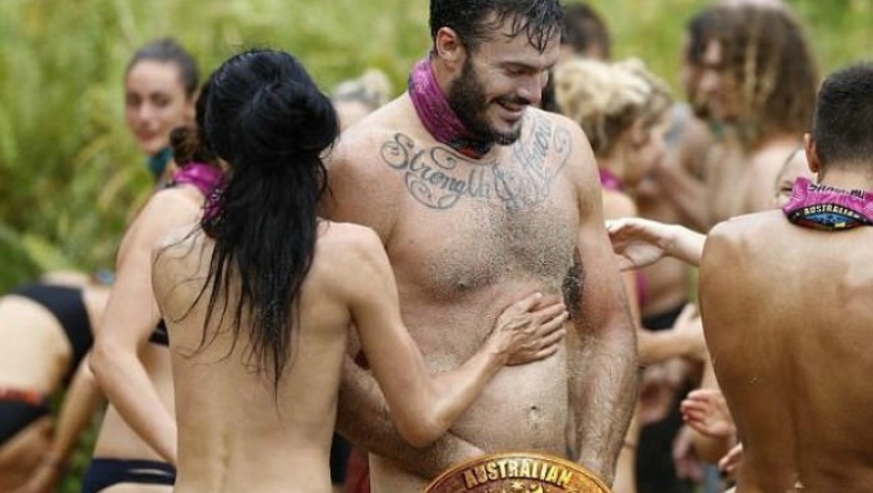 Παίκτης στο Survivor της Αυστραλίας έμεινε γυμνός, συνέχισε ν' αγωνίζεται και κέρδισε (pics & vid)