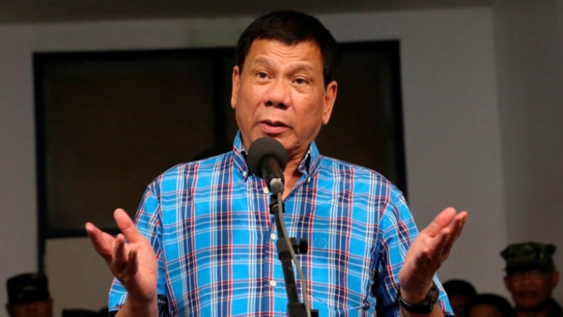 Πρόεδρος των Φιλιππίνων σε αστυνομικούς: «Σκοτώστε τους ηλίθιους που σας αντιστέκονται»!