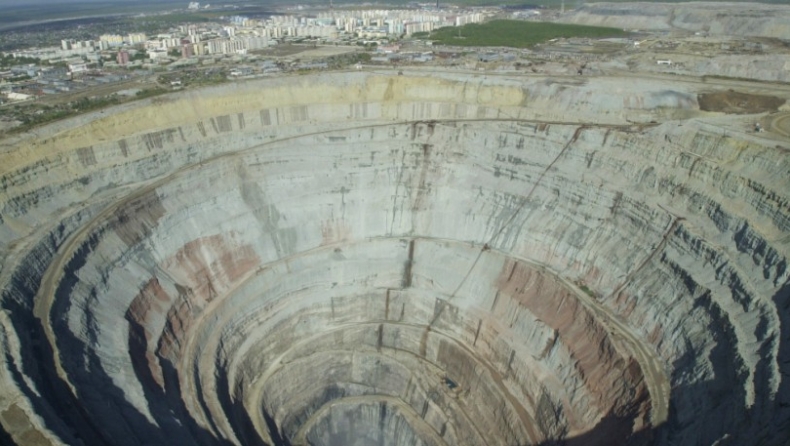 9 αγνοούμενοι από ατύχημα σε αδαμαντωρυχείο στη Σιβηρία