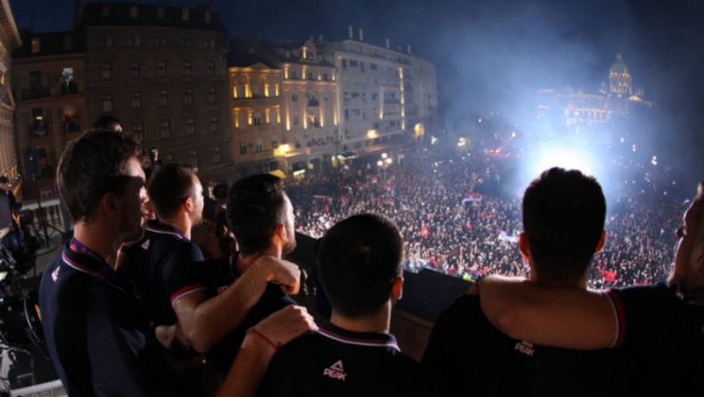 Συγκλονιστικές στιγμές στο Βελιγράδι: 20.000 κόσμου για την δευτεραθλήτρια Σερβία! (pics & vids)