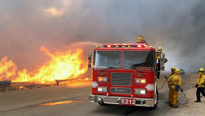 Σε κατάσταση εκτάκτου ανάγκης το Λος Άντζελες! Τεράστια πυρκαγιά (pics & vid)