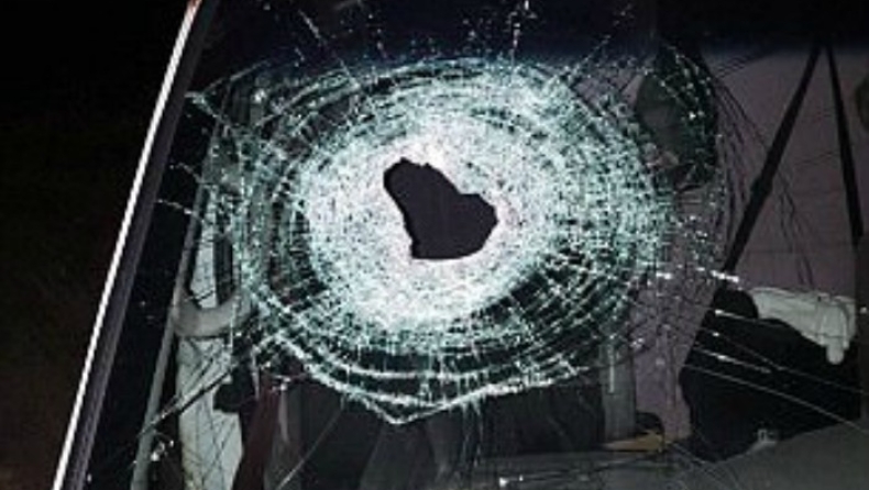 Ένας 32χρονος πατέρας έχασε τη ζωή του επειδή έφηβοι πέταξαν πέτρες στο όχημά του! (pics)
