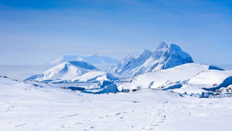 Τρύπα μυστήριο στους πάγους της Ανταρκτικής προβληματίζει τους επιστήμονες (pics)
