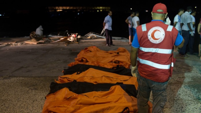 Καρχαρίες επιτέθηκαν σε ναυαγούς μετανάστες ανοιχτά της Λιβύης (pic & vid)