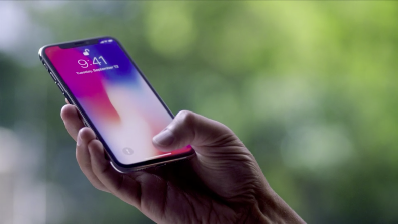 Το iPhone X συναρμολογείται από μαθητές που δουλεύουν παράνομα 11ωρα