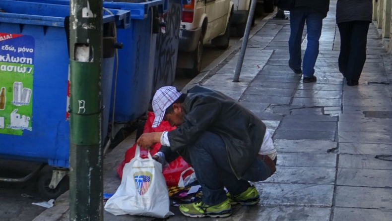 Υπό φτωχοποίηση 700.000 Έλληνες (pic)