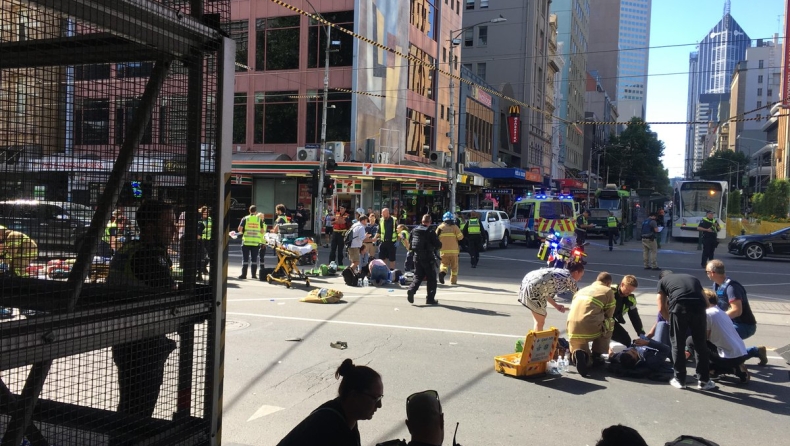 Πανικός στην Μελβούρνη: Αυτοκίνητο παρέσυρε τουλάχιστον 19 πεζούς (pics & vids)