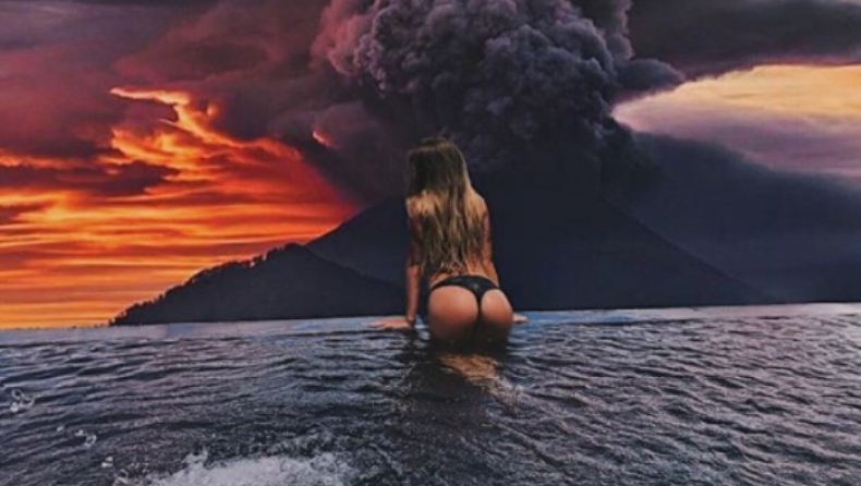 Ποια έκρηξη ηφαιστείου; Στο Μπαλί κάποιοι τουρίστες το απολαμβάνουν (pics)