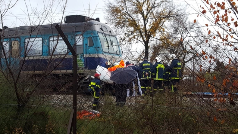 Τρένο συγκρούστηκε με αυτοκίνητο στα Τρίκαλα, με θύμα έναν 51χρονο (vid)