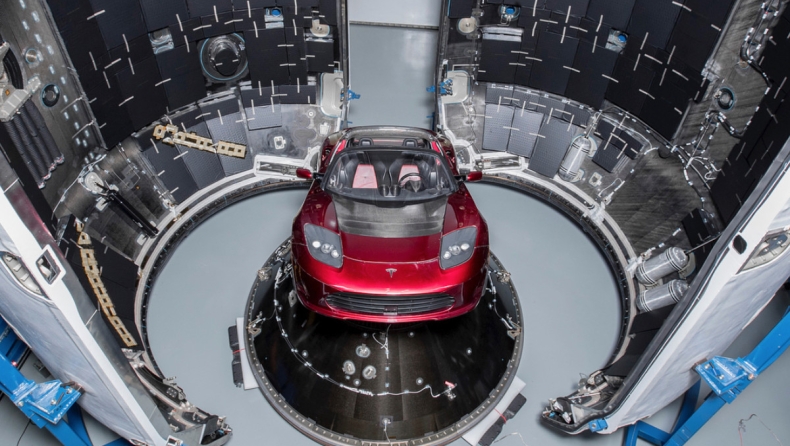 Το Tesla Roadster είναι στο διάστημα (vids & pics)