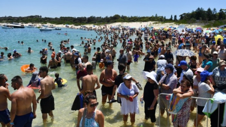 Στην Αυστραλία γιόρτασαν τα Θεοφάνεια στις παραλίες με 40 βαθμούς (pics & vid)