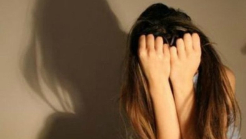 Φρίκη: Στο νοσοκομείο κοριτσάκι μετά τον άγριο βιασμό από τον πατέρα τoυ