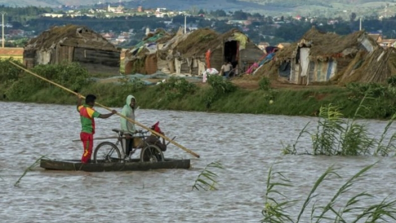Δεκάδες νεκροί από το πέρασμα τυφώνων στη Μαδαγασκάρη