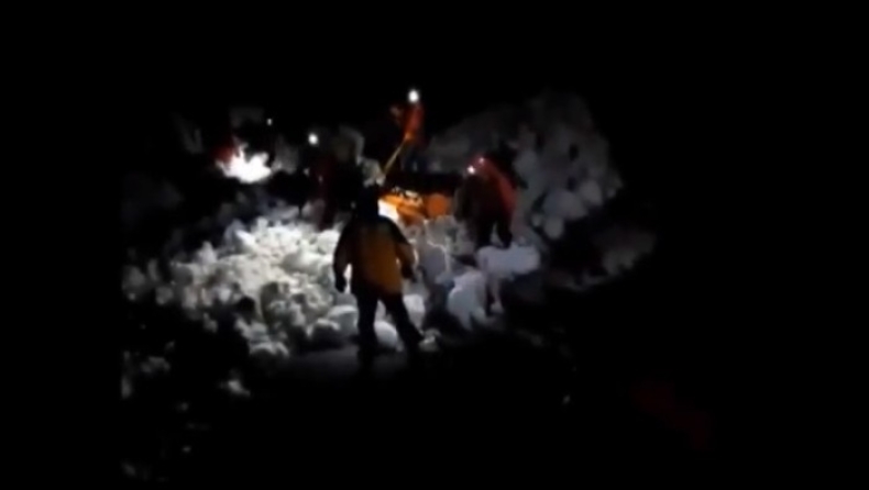 Καρέ - καρέ η διάσωση της 35χρονης ορειβάτισσας στον Όλυμπο! (pics & vid)