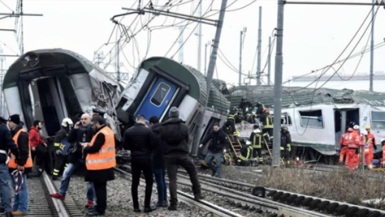 Βίντεο ντοκουμέντο από τον εκτροχιασμό τρένου στο Μιλάνο που άφησε 3 νεκρούς και δεκάδες τραυματίες (vid)
