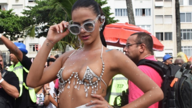 Το κορίτσι του Νεϋμάρ πήγε στο καρναβάλι του Ρίο και έκανε... χαμό (pics)