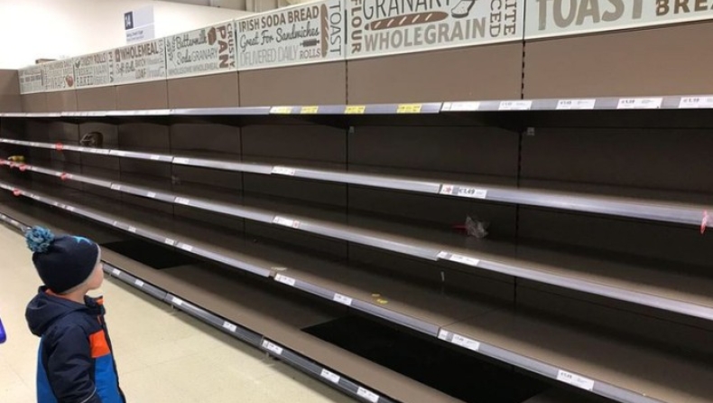 Ξέμειναν από ψωμί τα ιρλανδικά σούπερ μάρκετ λόγω επερχόμενης χιονοθύελλας (pics)