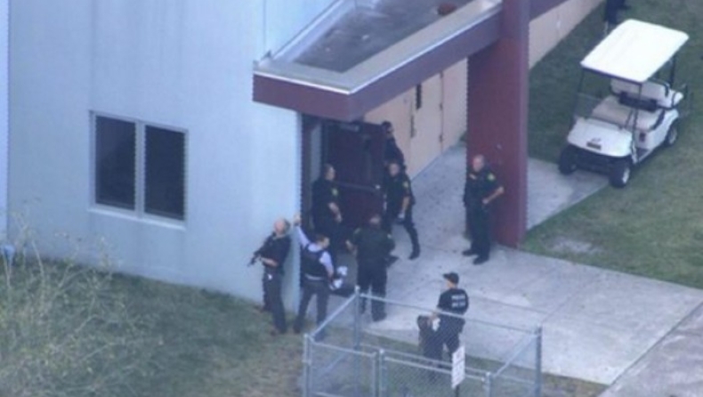Μακελειό σε σχολείο της Φλόριντα: 3 νεκροί και δεκάδες τραυματίες (pic & vids)