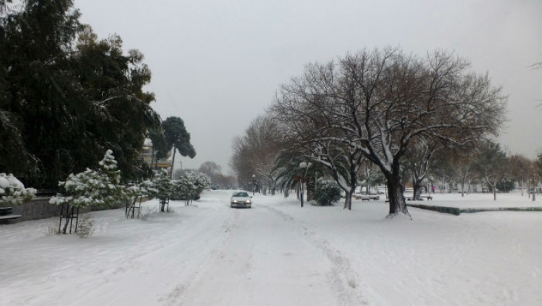 Προβλήματα λόγω του χιονιά στη Β. Ελλάδα