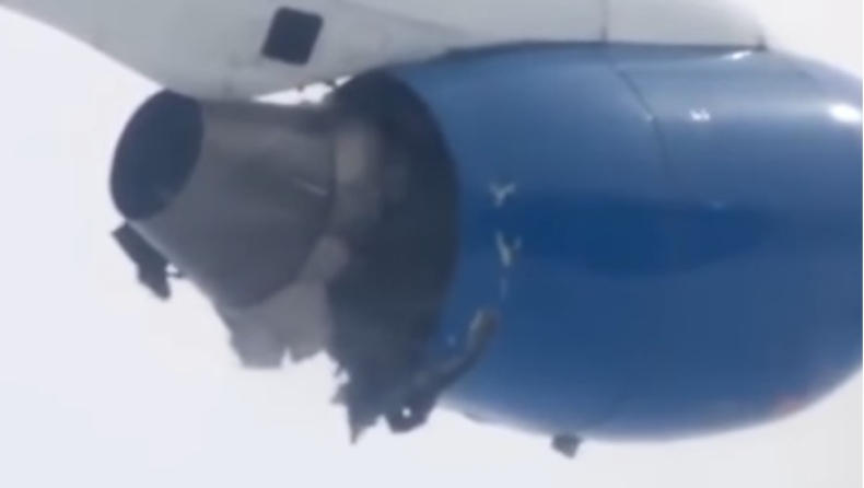 Πανικός σε πτήση όταν άρχισε να διαλύεται ο κινητήρας του αεροσκάφους (vids)