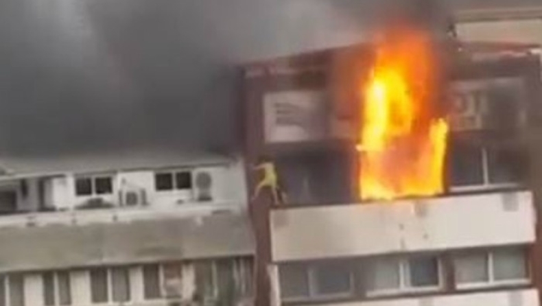 Δραματικές εικόνες με ενοίκους ξενοδοχείου να πηδούν στο κενό για να σωθούν από πυρκαγιά (pic & vids)