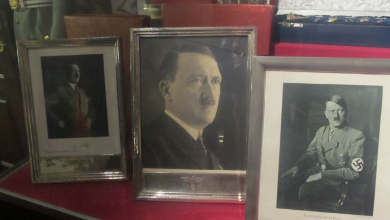 Επιζώντες του Ολοκαυτώματος και αντιστασιακός μήνυσαν εκδοτικό οίκο για βιβλία που εξυμνούν τον Χίτλερ