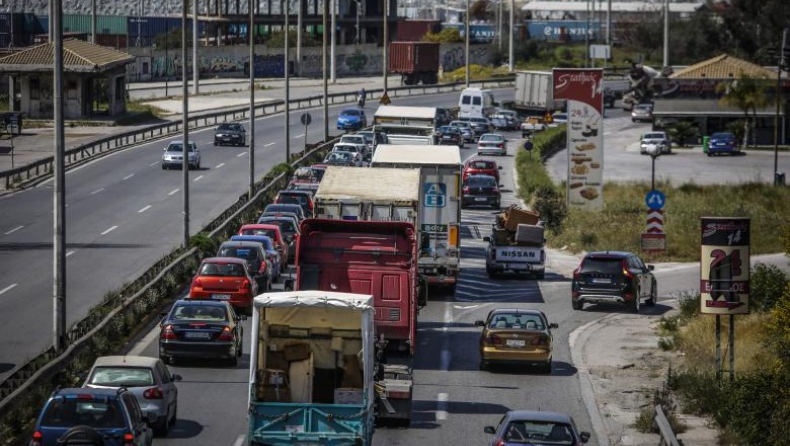 Εγκαταλείπουν την Αθήνα οι τελευταίοι εκδρομείς του Πάσχα