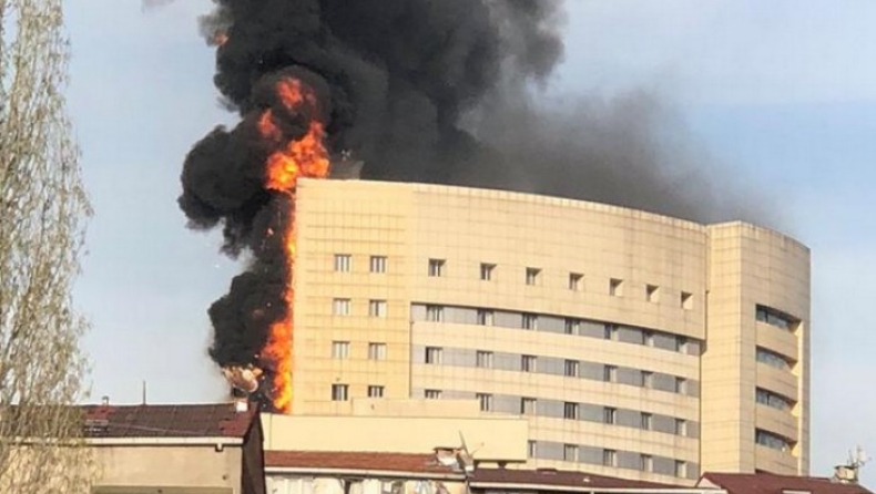 Μεγάλη φωτιά σε νοσοκομείο της Κωνσταντινούπολης: Συγκλονιστικές εικόνες (vids)