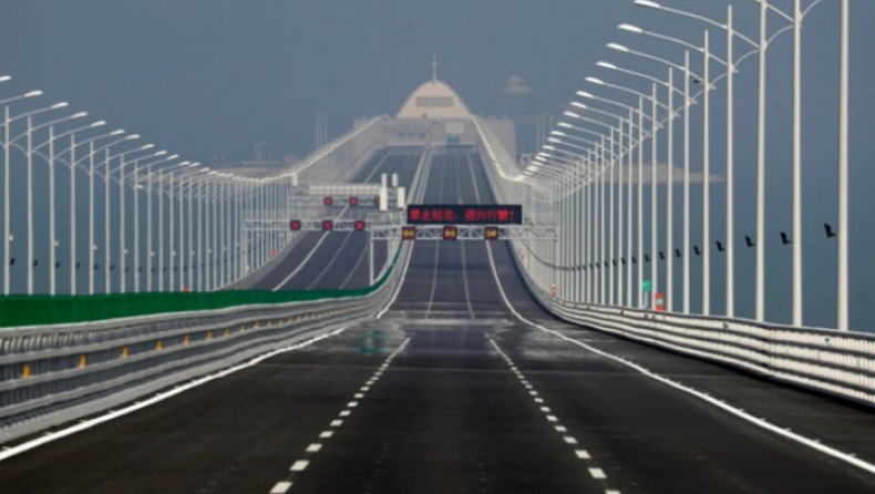 Όλα έτοιμα για τα εγκαίνια της μεγαλύτερης γέφυρας στον κόσμο (pics & vids)