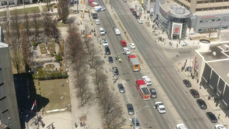 Φορτηγάκι παρέσυρε πεζούς στο Τορόντο: Τουλάχιστον δύο νεκροί