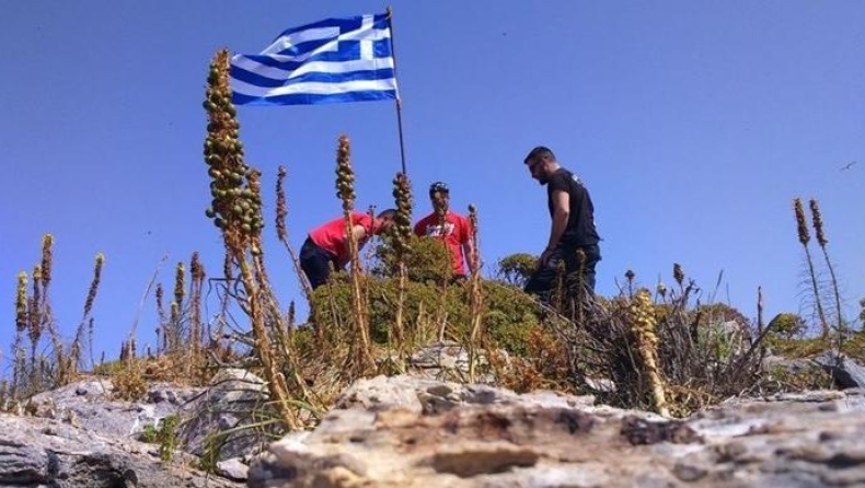 Επιμένουν οι Τούρκοι για το κατέβασμα της σημαίας στους Φούρνους