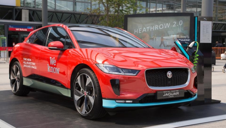 Κούρσα αεροδρομίου με Jaguar I-Pace