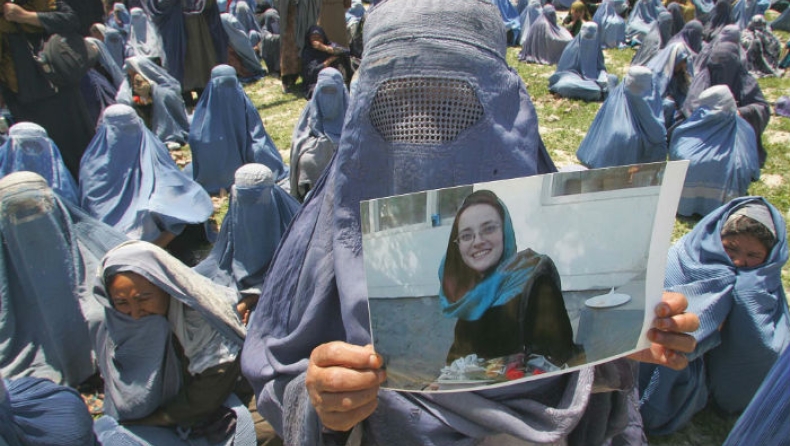 Η δικαιοσύνη στο Αφγανιστάν εξακολουθεί να αγνοεί τις γυναίκες