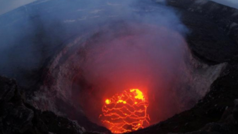 Χαβάη: Το ηφαίστειο Κιλαουέα «απειλεί» εργοστάσιο
